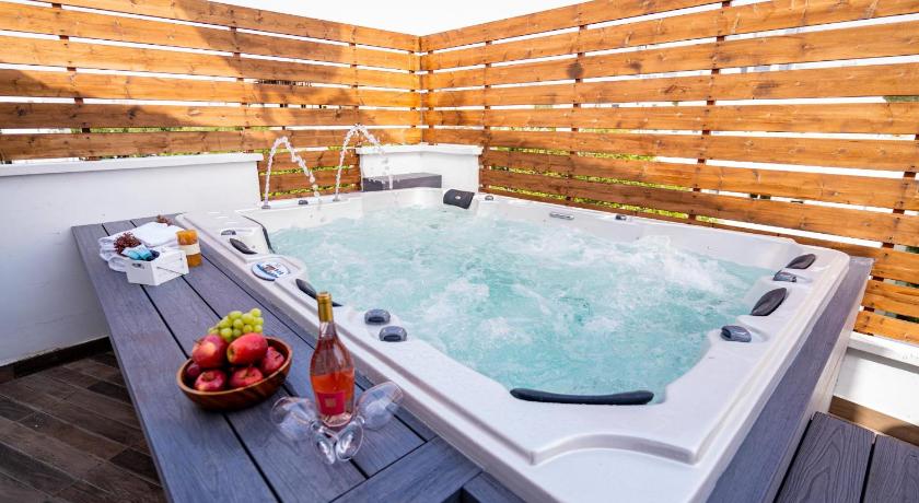 New Duplex 3 Bedroom with Jacuzzi - image 2