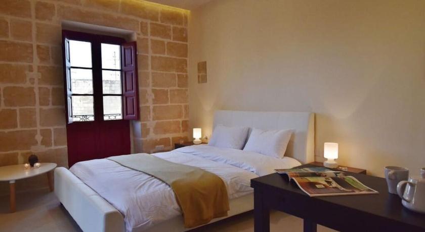 Lucky Star 402 by Vallettastay