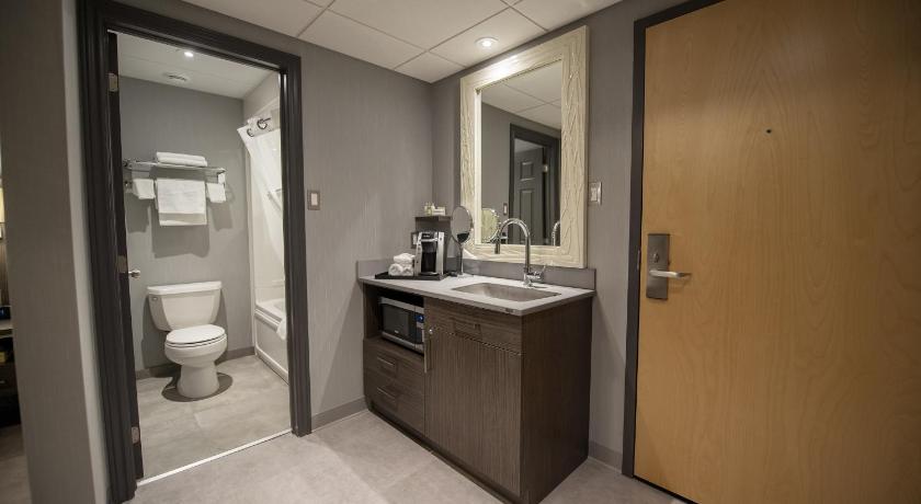 Hotel & Suites Le Dauphin Drummondville