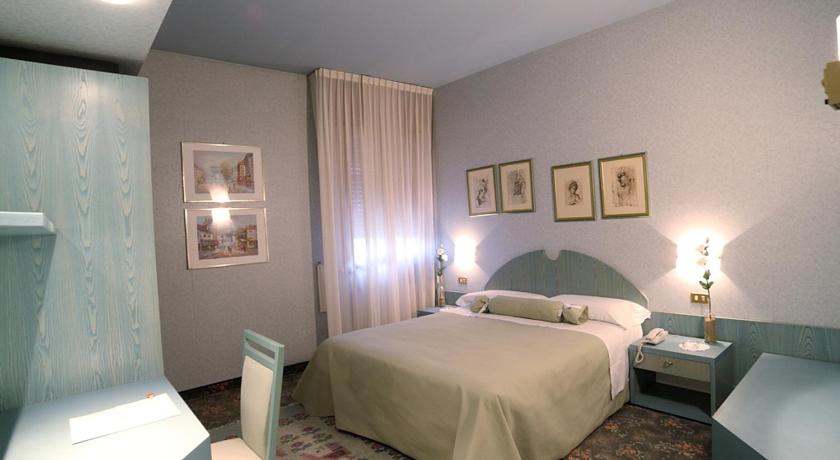 Hotel Globo photo
