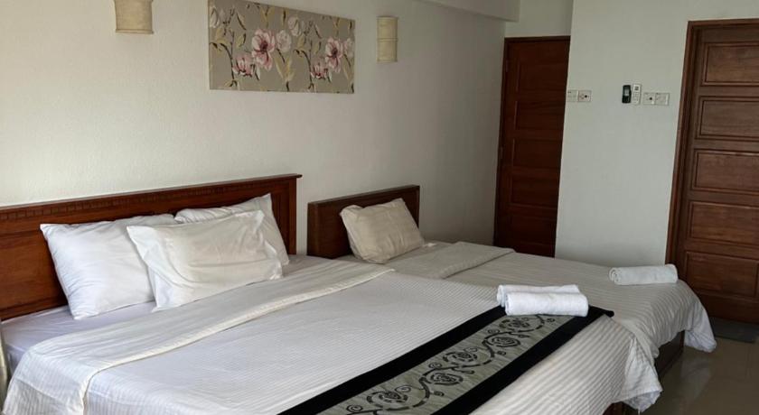 Beach Resort 19 Home Stay SRI SAYANG APARTMENT BATU FERRINGHI 3BEDROOM — Hotel in Penang