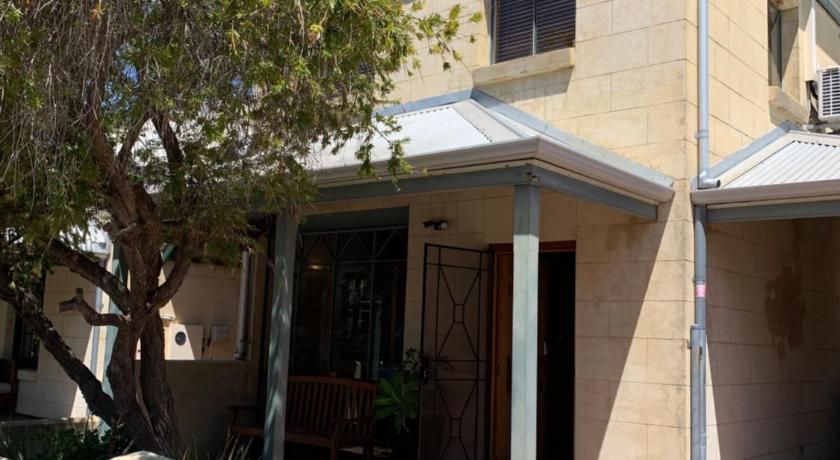 Fremantle Accommodation Villas photo