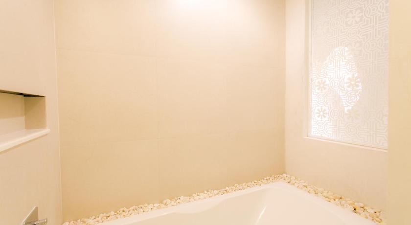 Image of Deluxe Double Bedroom 11
