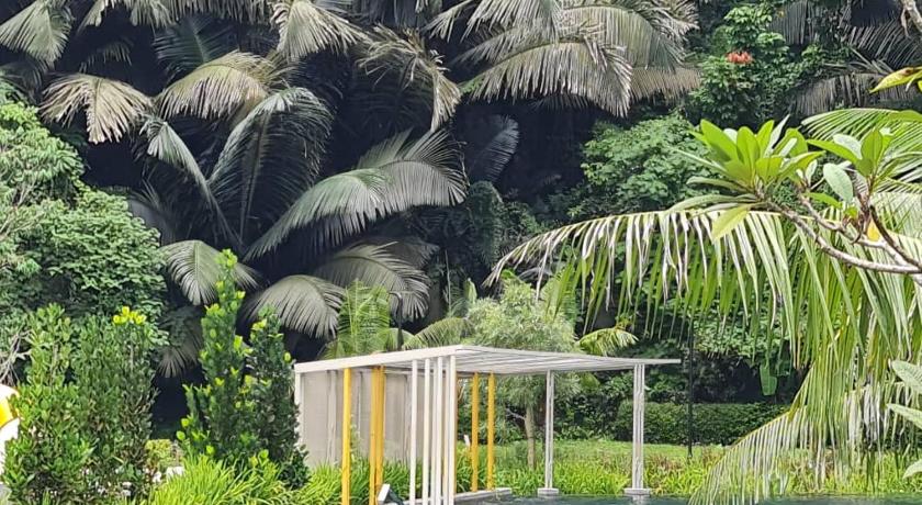 EG Home - The Cove Hillside Residence photo