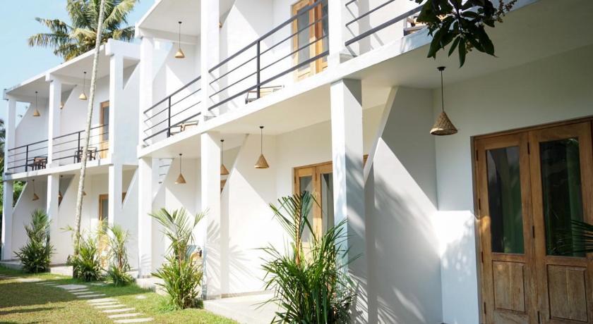 Ocean Tribe Sri Lanka - Surf &amp; Yoga Retreat — Hotel in Mirissa