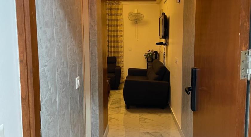 Spacious studio apartment at DLF MyPad - B2-918 - image 2