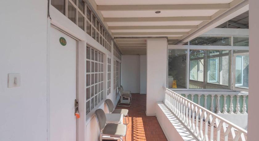 RedDoorz near Farm House 4 – Bandung, ID