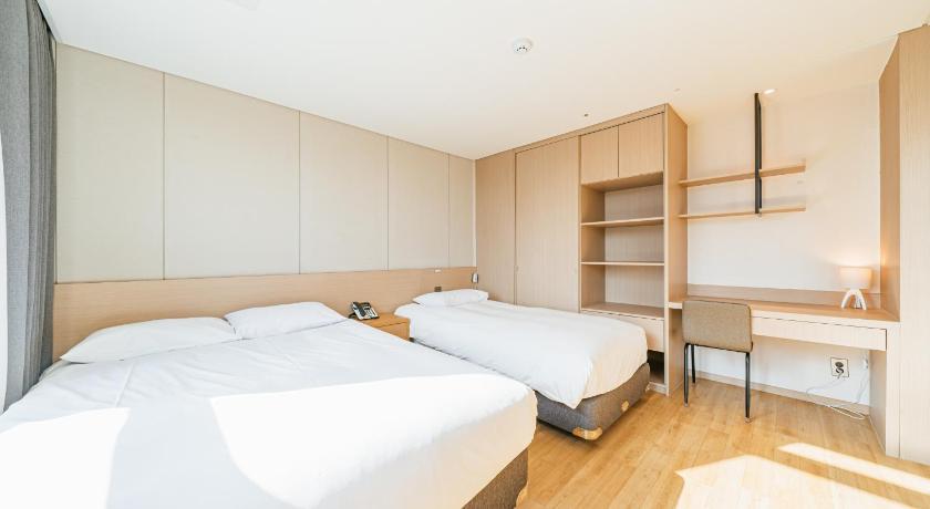 Hotel Zinc photo