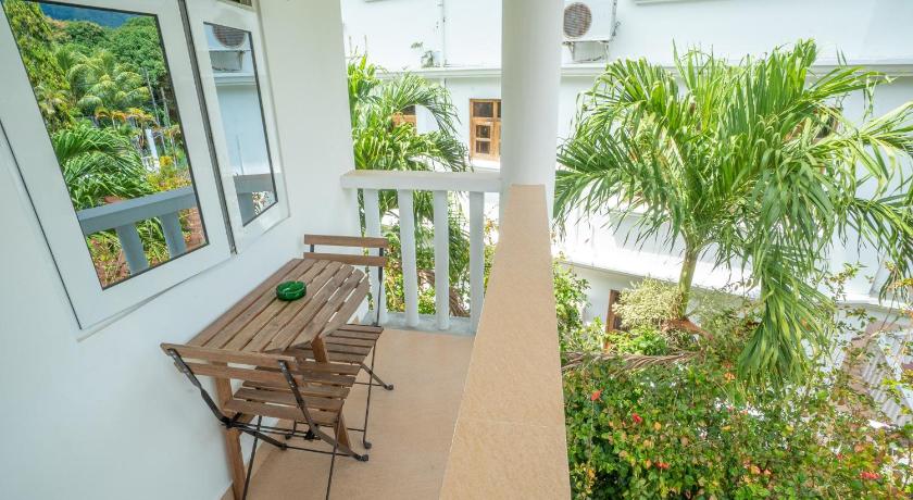 Image of Studio with Garden View 13