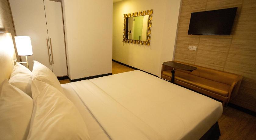 Image of Superior Queen Bed - Non-Smoking 5