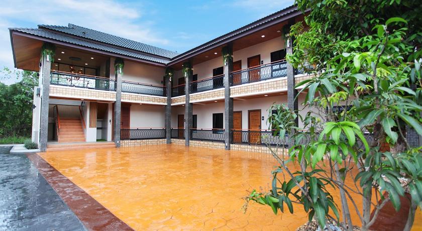 Khao Yai Avarin Resort 3-Star Hotel restaurant