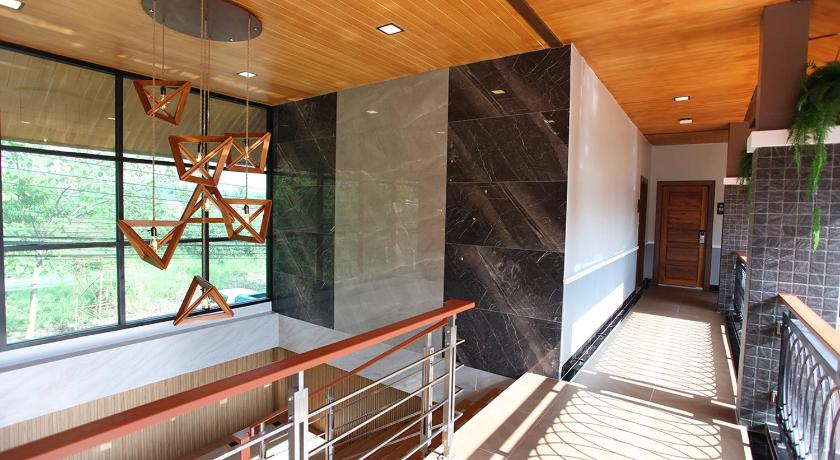 Khao Yai Avarin Resort 3-Star Hotel pool