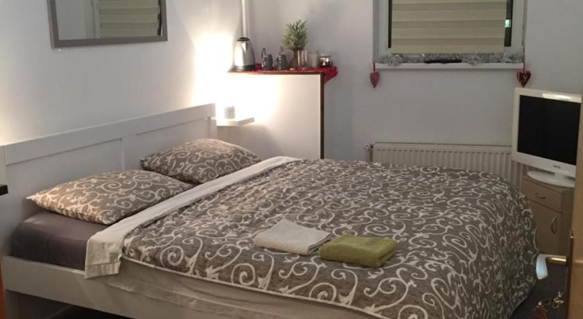 Image of Apartment 5