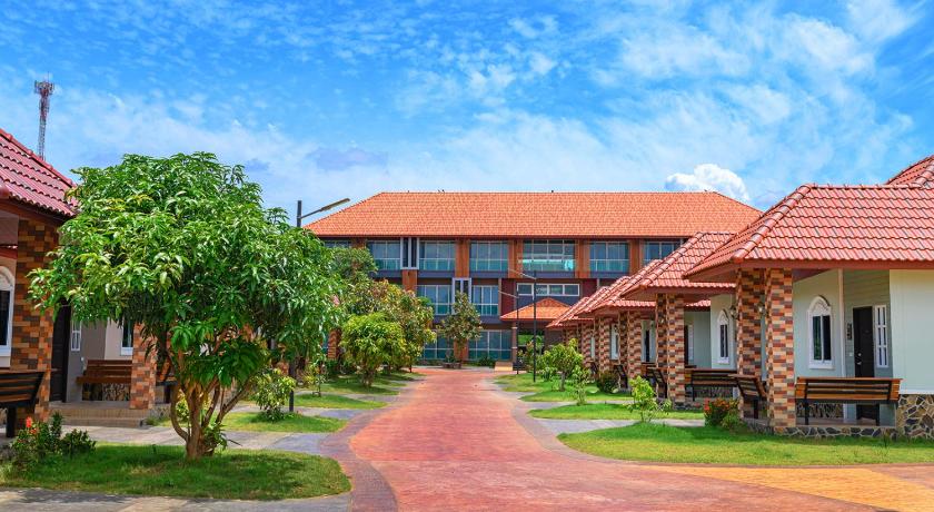 Avarin Resort photo