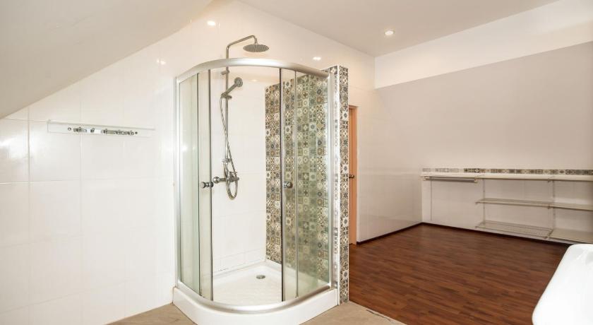 Phuket Villa Felicity w/ 5BR, Pool & Garden, near Haiharn 4-Star Single Room exterior