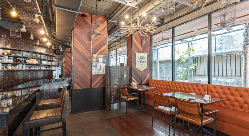 バンコク Adelphi Forty-Nine Hotel 4つ星 ホテル レストラン