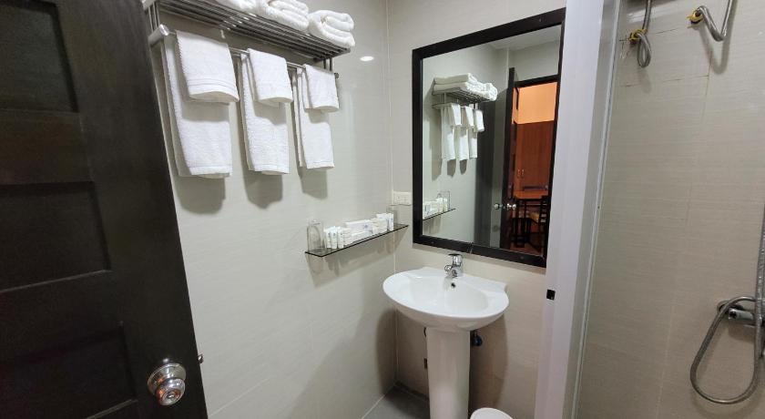 Image of Family Room 10