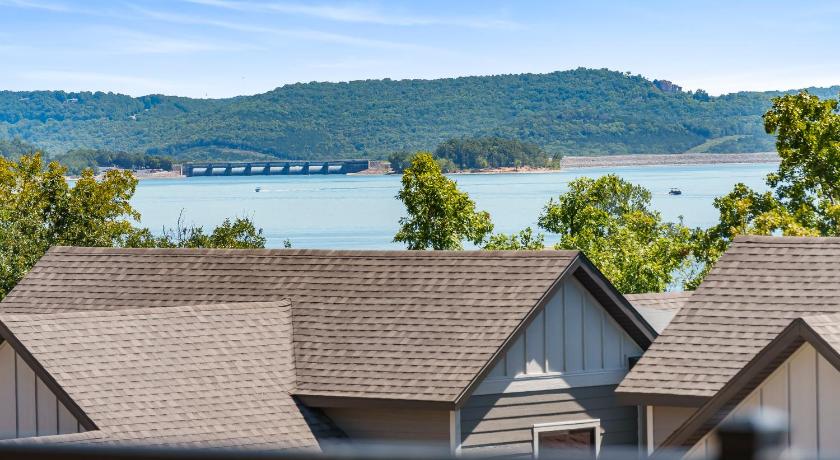 Table Rock Resorts at Indian Point photo