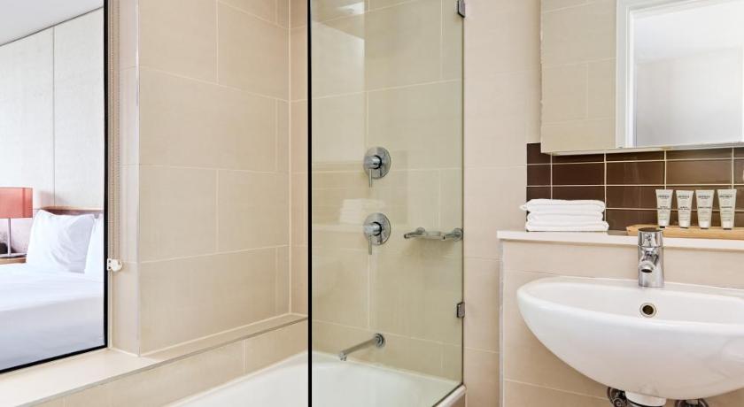 Image of Deluxe Bay View Room 6
