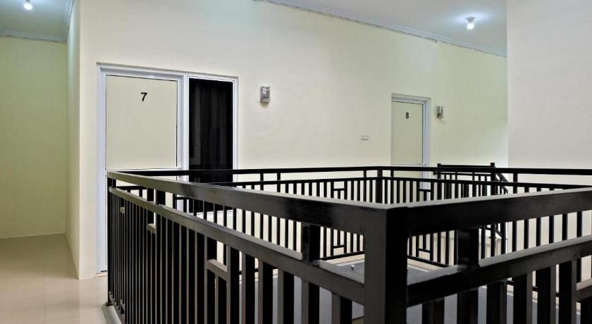 Homestay Danesti Syariah Near Bandara Sultan Hasanuddin photo