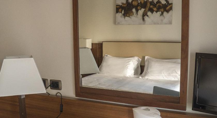 Suites & Residence Hotel