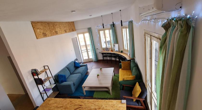 Bee Hostel Paphos — Hotel in Paphos