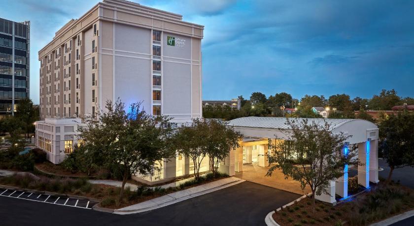 Holiday Inn Express &amp; Suites Charleston Dwtn – West Edge — Hotel in Charleston (SC)