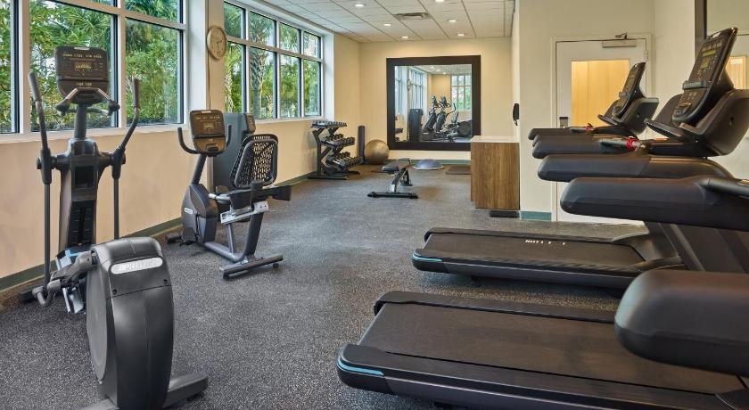 Holiday Inn Express & Suites Charleston Dwtn – West Edge photo