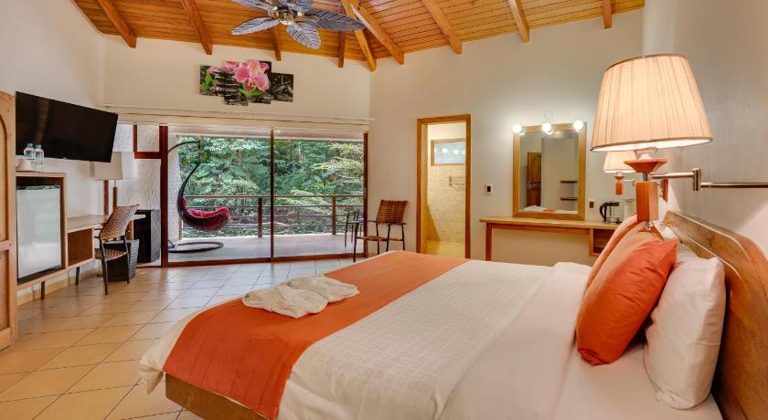 Arahuana Jungle Resort & Spa photo
