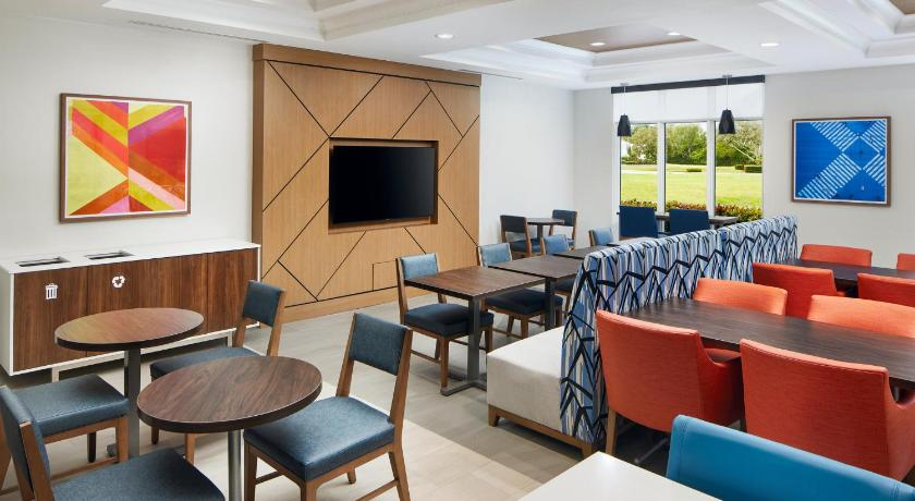 Holiday Inn Express Hotel & Suites Port St. Lucie West photo