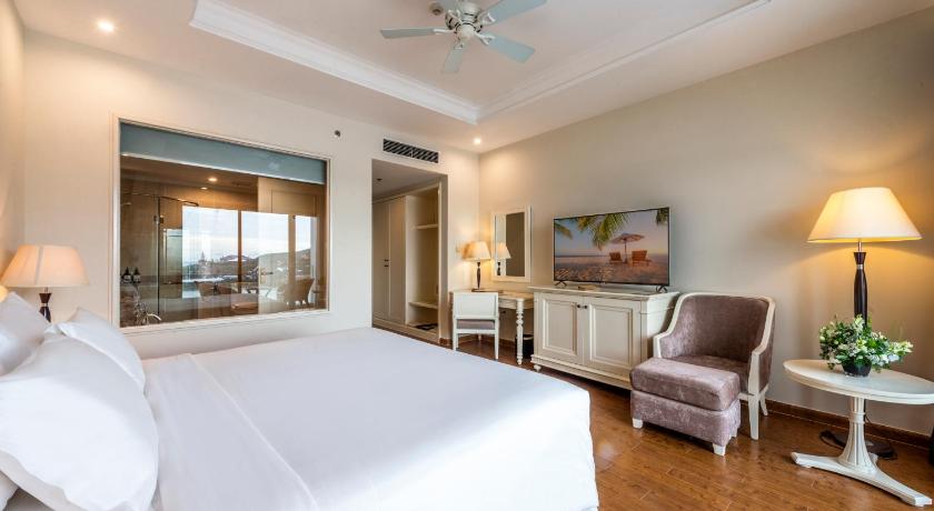 Image of Deluxe Double Ocean View 6