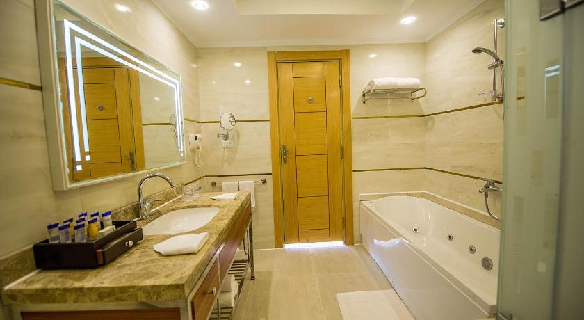 Image of Two-Bedroom Jacuzzi Bungalow 14