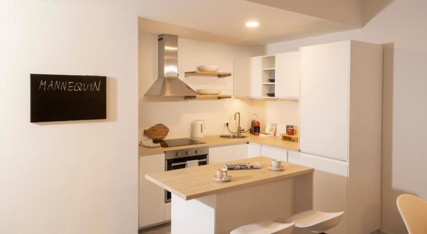 Mannequin - Contemporary apartment with garage sea view and fast WiFi - image 3