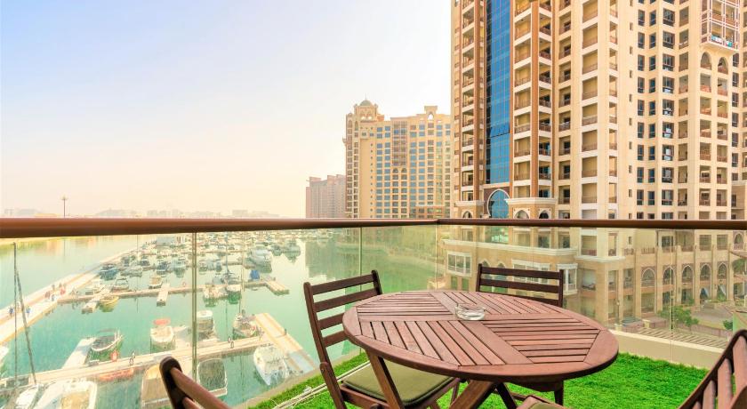 Gorgeous Studio with breath-taking Palm Views - image 12