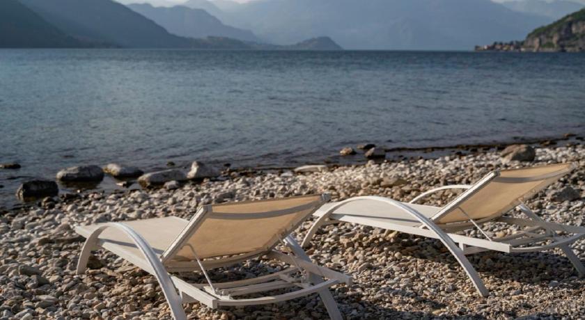 Villa Lario Resort Mandello photo