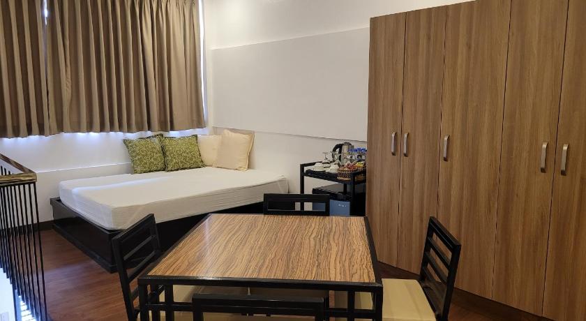 Image of Family Room with Mountain View 7