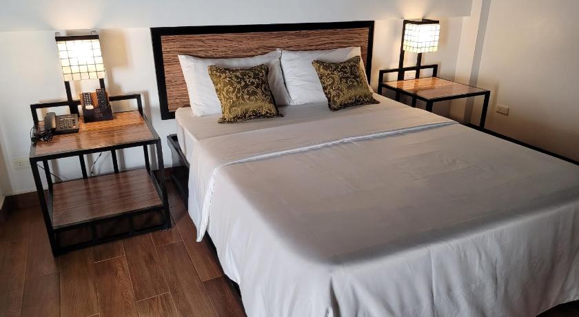 Image of Loft Deluxe Room 3