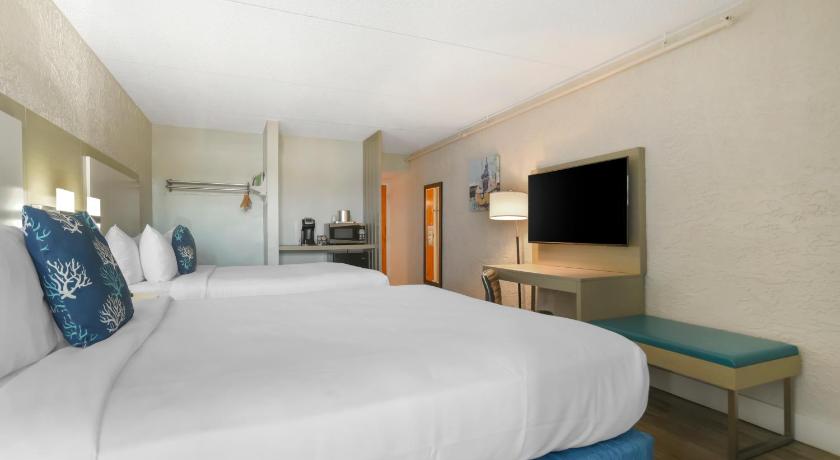 Image of 2 Queen Beds, Nonsmoking, Upgrade 7