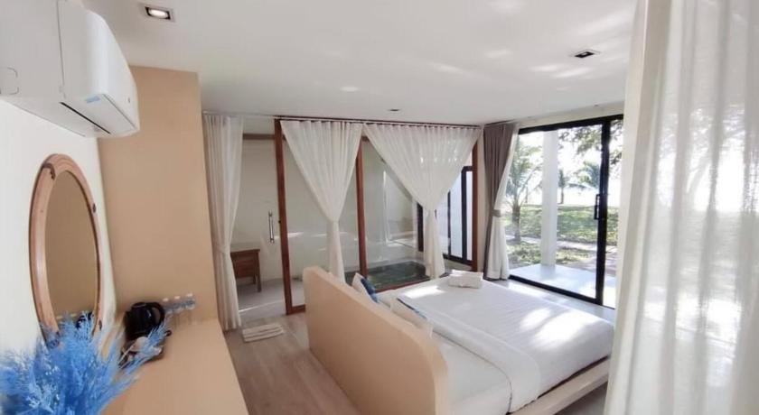 Image of Pool Superior 5