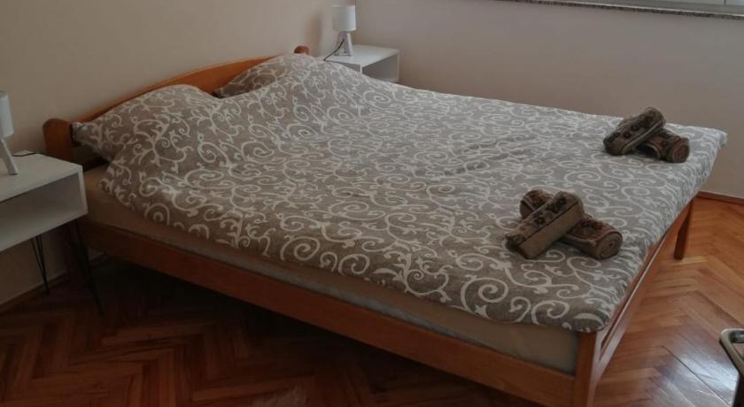 Cezar — Hotel in Arandjelovac