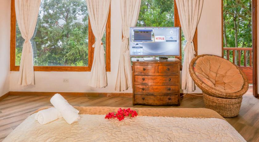 Image of Suite with Hot Tub 14