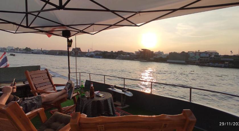 Sabai Sabai Liveaboard Bangkok photo
