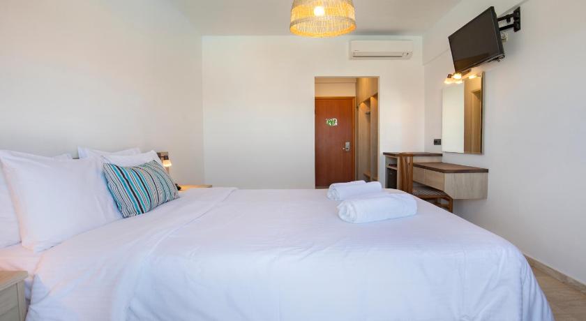 Image of Double or Twin Room with Sea View 5
