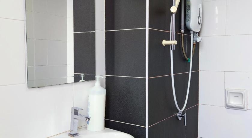 Urban Modern Apt @ Majestic Condo by 21 Homestay - image 30