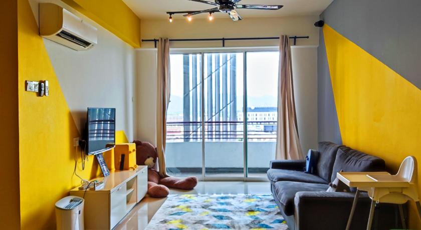 Urban Modern Apt @ Majestic Condo by 21 Homestay - image 2