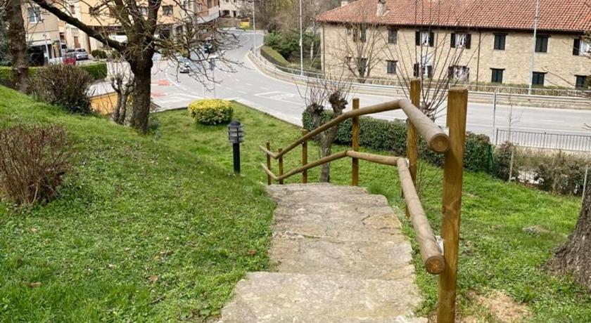 サン・ジョアン・デスピ Els Marges 3つ星 シングルルーム プール