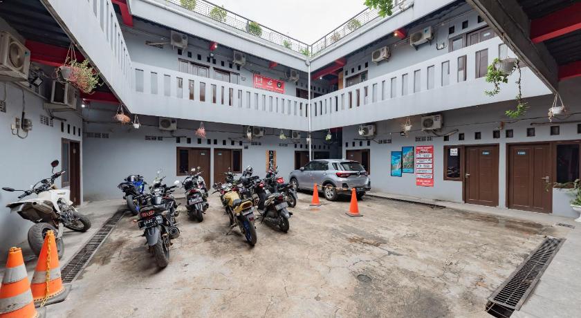 OYO 1120 Hotel Grand Liquid photo