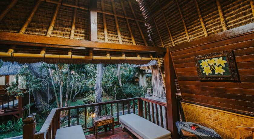 Alam Nusa Bungalow Huts & Spa photo