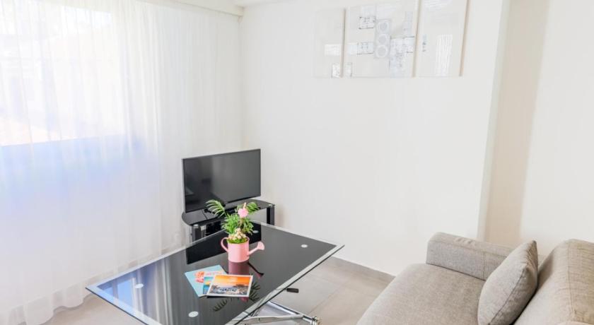 SUEDE 3 AP4209 By Riviera Holiday Homes photo