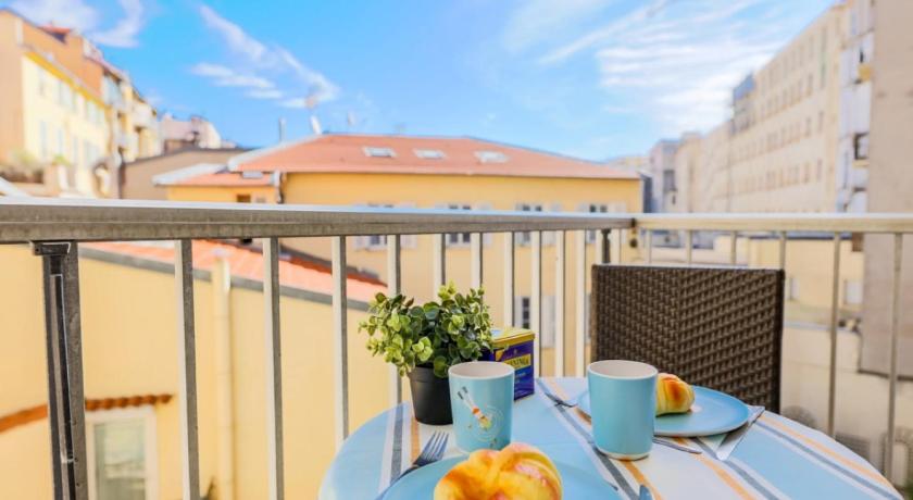 SUEDE 3 AP4209 By Riviera Holiday Homes — Hotel in Nice
